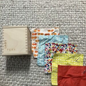 Lovevery Magic Tissue Box + Cloth Tissues From The Senser Play Kit (Months 5-6)